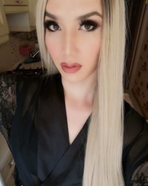Транссексуалка  Натали Kiss